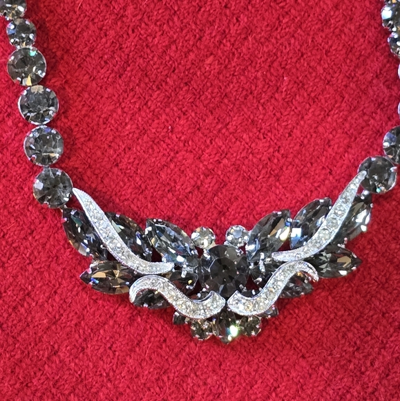 Weiss Black Diamond Rhinestone Necklace, Clip Earrings Rhodium Plating Vintage - Picture 14 of 16